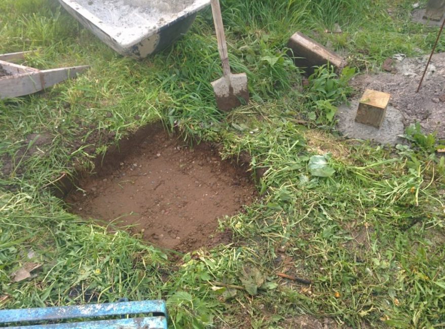 Une fondation est en cours de construction sur le site du futur four