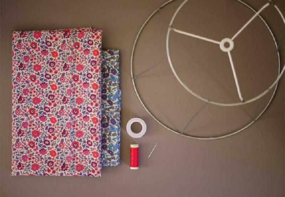 Pour créer un élément déco maison, il faut du tissu et une armature métalliquePour créer un élément déco maison, il faut du tissu et une armature métallique