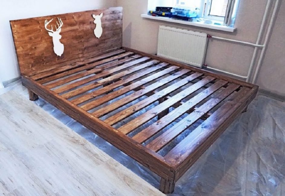 Meuble fini recouvert de lasure à bois