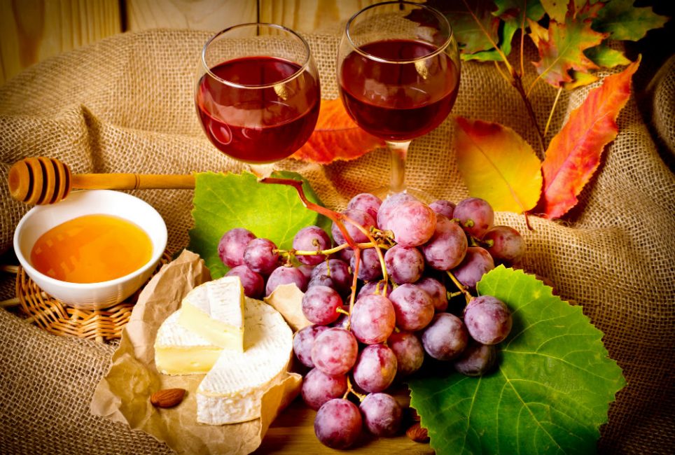 L'utilisation du miel dans l'élaboration du vin rendra son arôme plus doux, plus original.