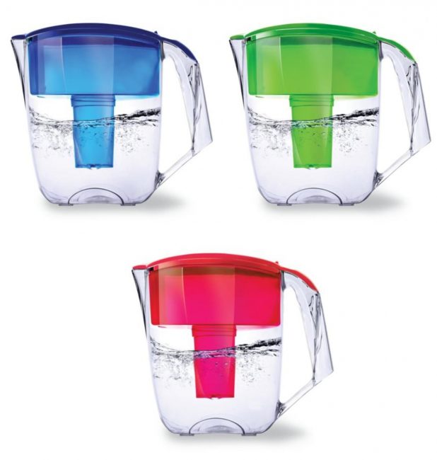 Les pichets-filtres sont beaucoup plus pratiques et plus faciles à utiliser que les nettoyants intégrés sur le robinet et sous l'évier