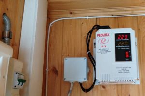 TOP-10 Meilleurs stabilisateurs de tension 220V pour une maison privée