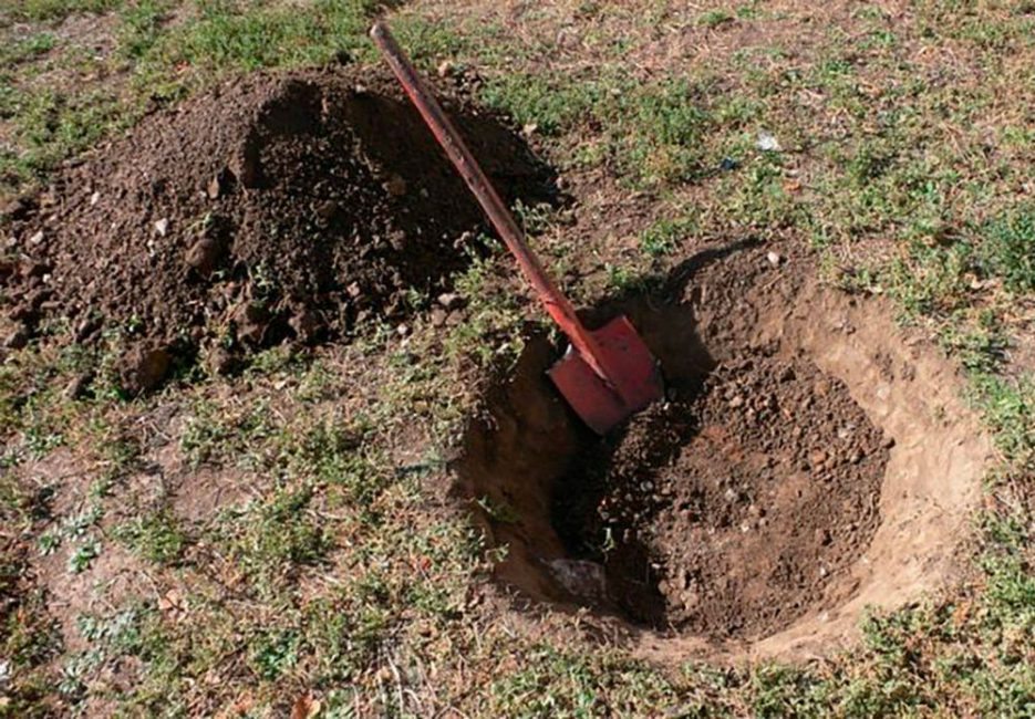 Nous préparons le trou d'atterrissage à l'avance dans le respect des dimensions requises