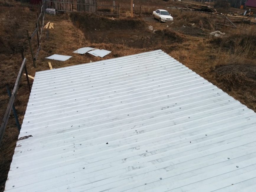 Pose de matériaux de couverture