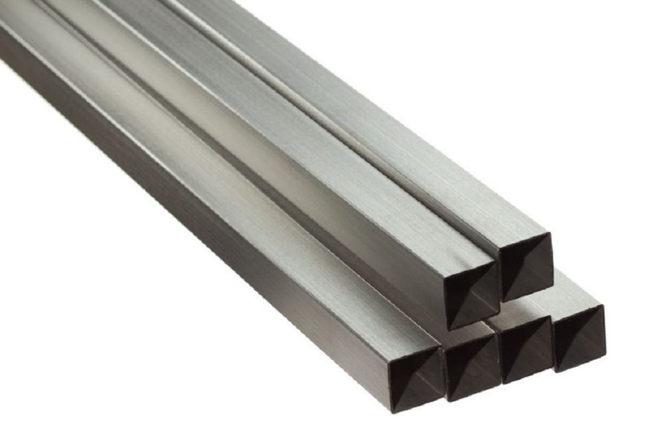 Un tuyau profilé à section carrée est idéal pour fabriquer un cadre