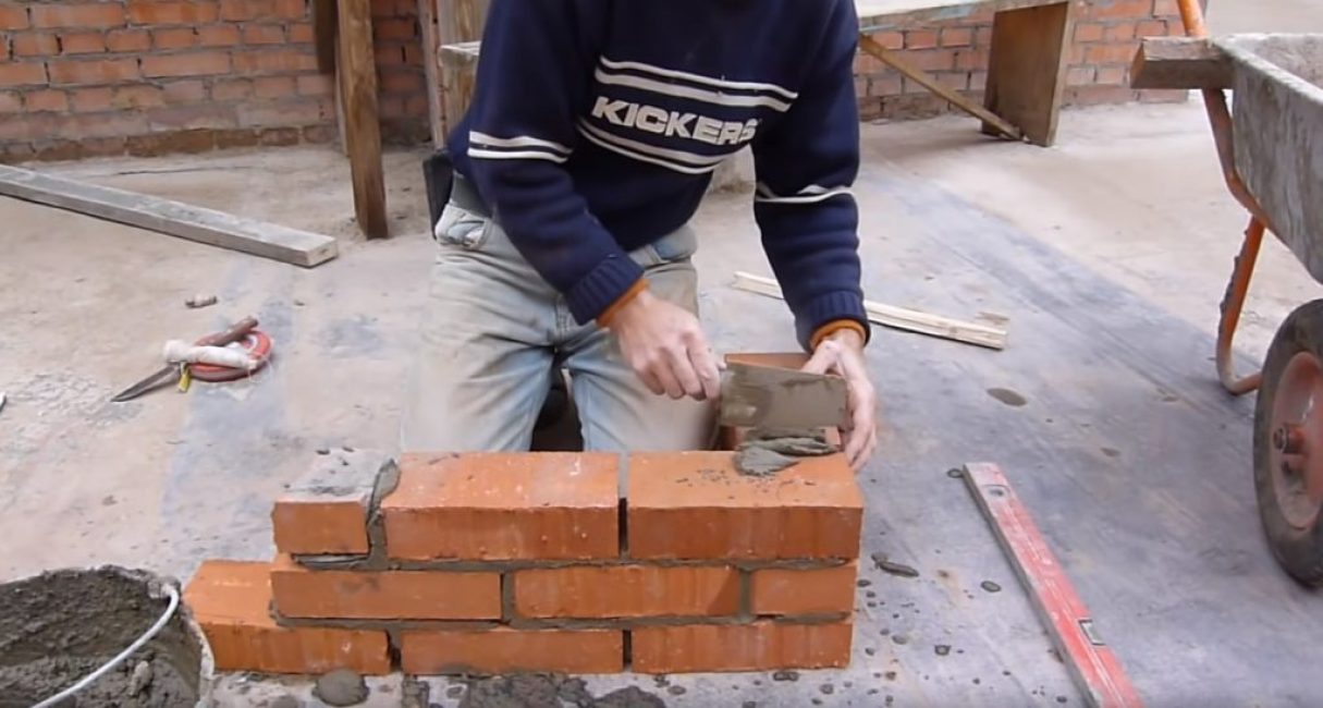 Remplissage des joints avec du mortier