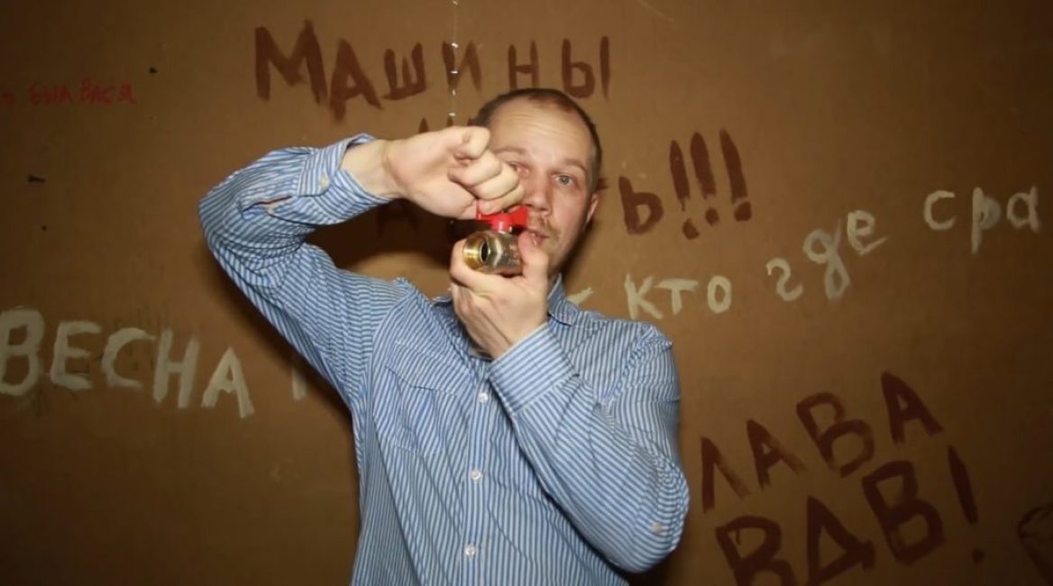 Il suffit d'effectuer un cycle de rotation de la grue une fois par mois pour prolonger sa durée de vie de près de 2 fois.