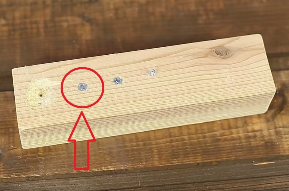 Les cannelures cassées sont l'une des défaillances de vis les plus courantes.