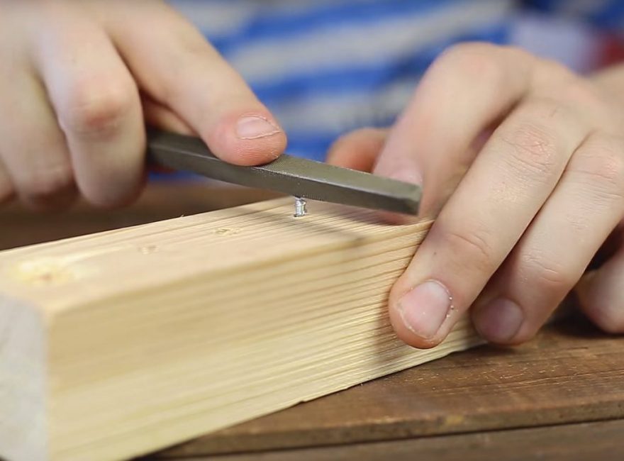 Une nouvelle fente est créée à l'aide d'un fichier de section triangulaire