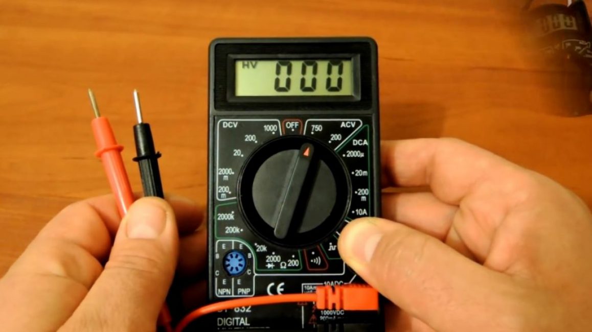 Pour la position du commutateur de tension alternative