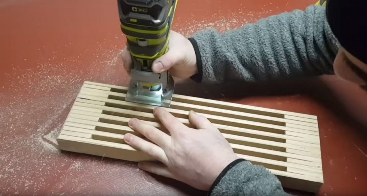 Chanfreiner les bords du support avec un outil électrique