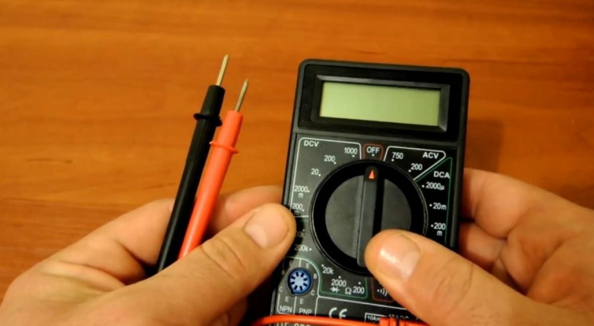 Multimètre éteint