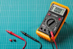 [Instruction] Comment utiliser le multimètre : modes de base