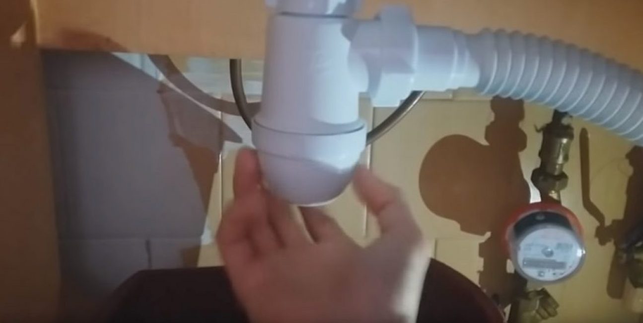 Torsion du réservoir de siphon