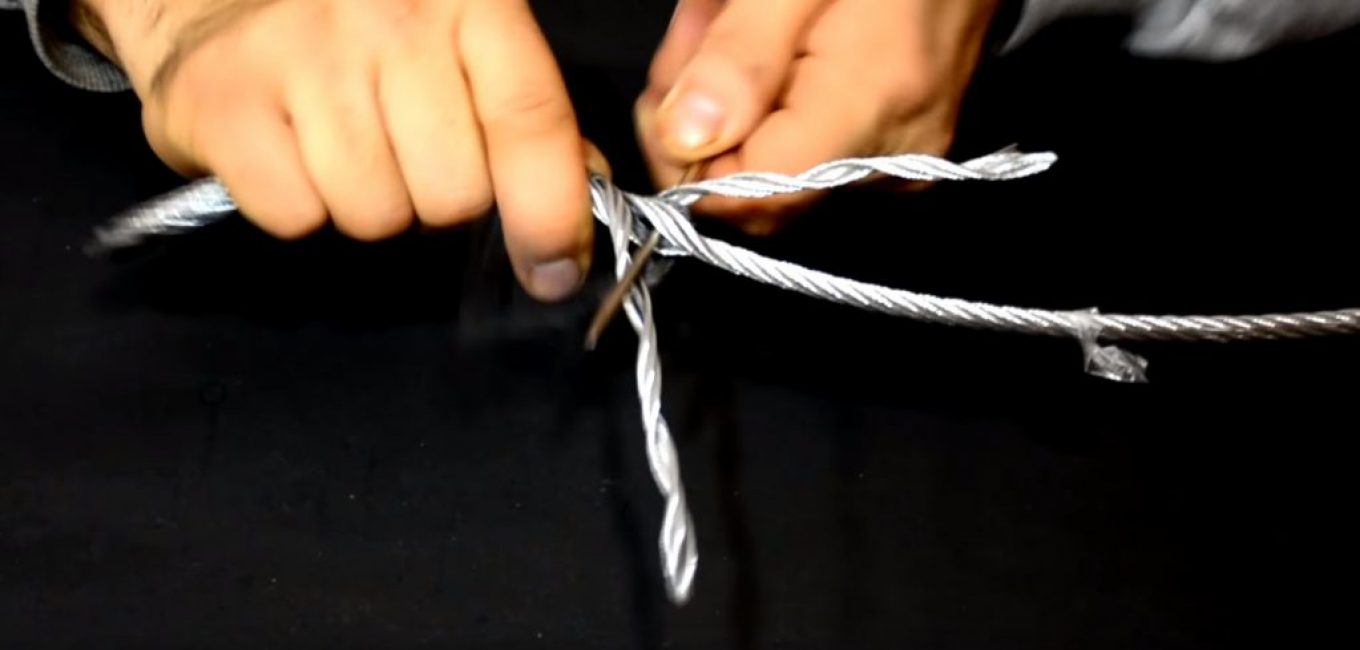 Faites défiler dans le sens antihoraire vers le point marqué avec du ruban adhésif