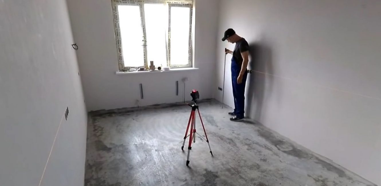 À l'aide d'un laser et d'un ruban à mesurer, nous révélons les différences d'étage le long de l'horizon