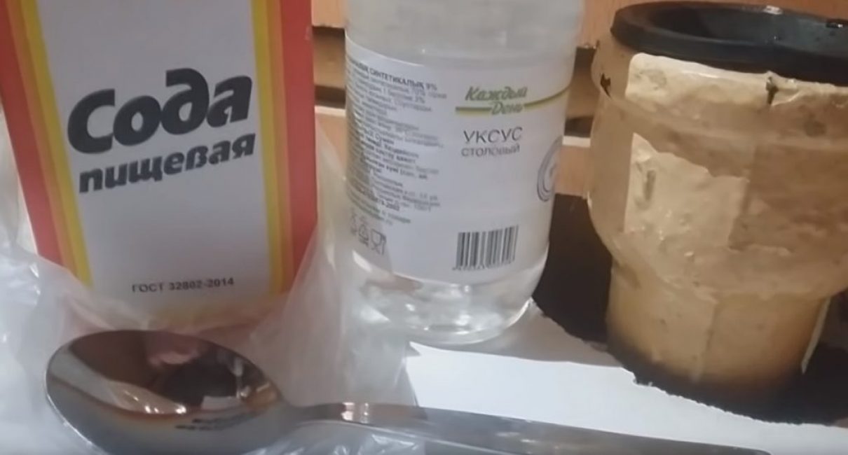 Agents de nettoyage : soude et acide acétique