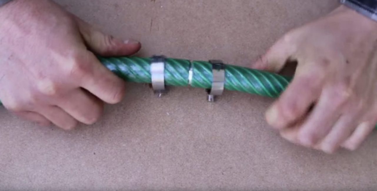 Fixation du connecteur à l'autre extrémité du tuyau