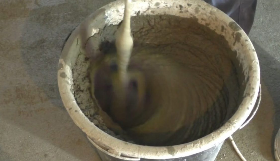 Mélanger un sac de Sandcrete - facile