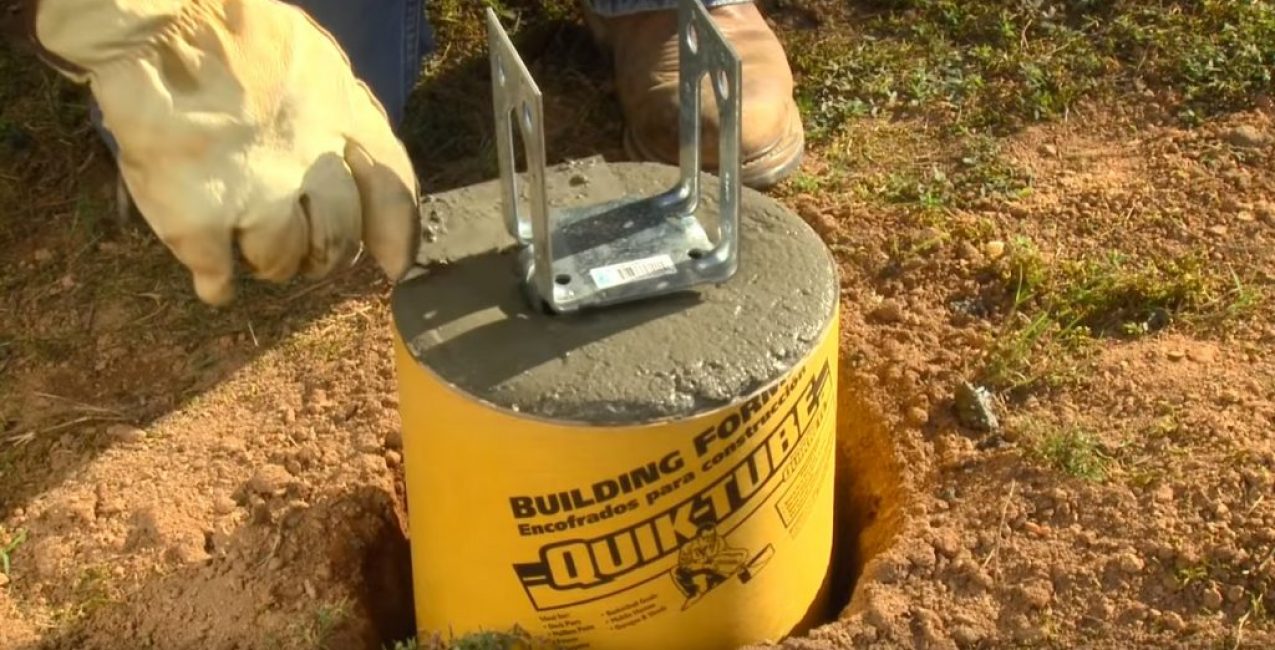 Après l'installation, la surface en béton est en outre nivelée à la truelle