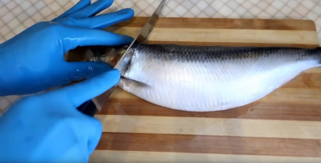 Couper la tête d'un hareng