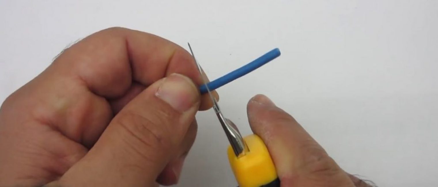 Couper la gaine du fil