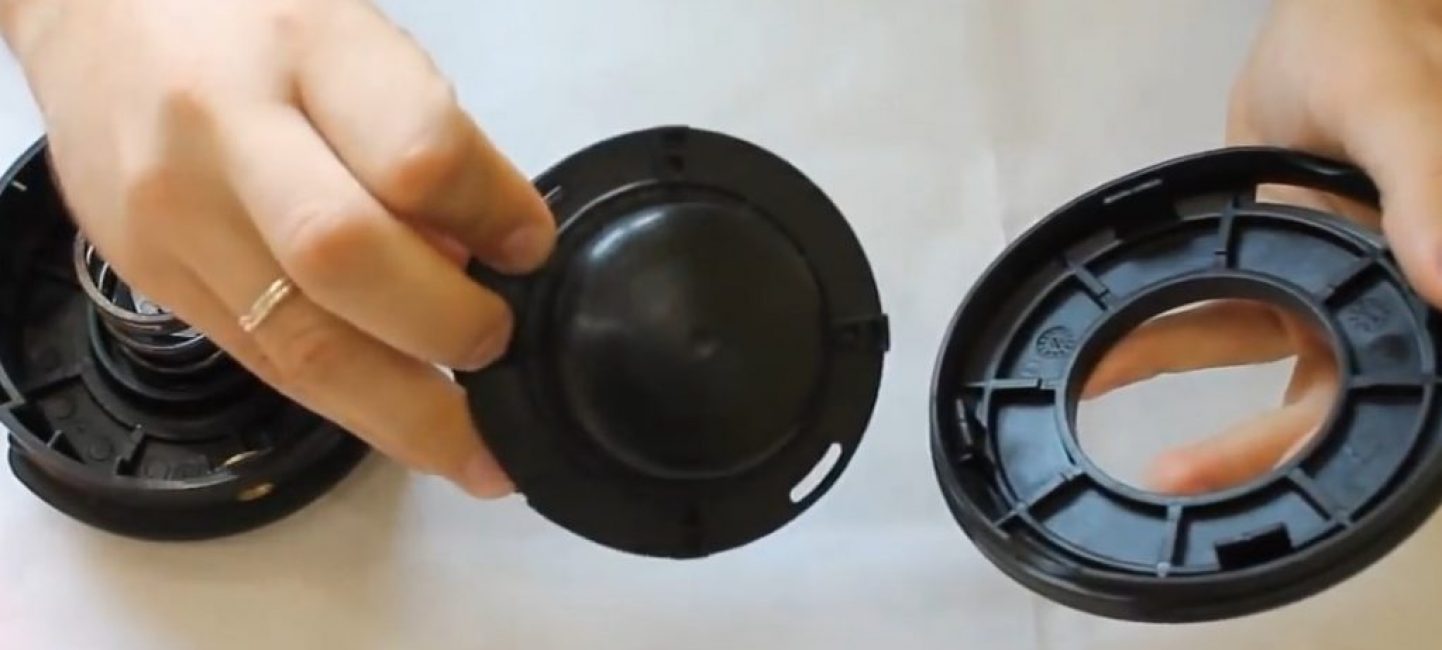 Bobine de tondeuse démontée