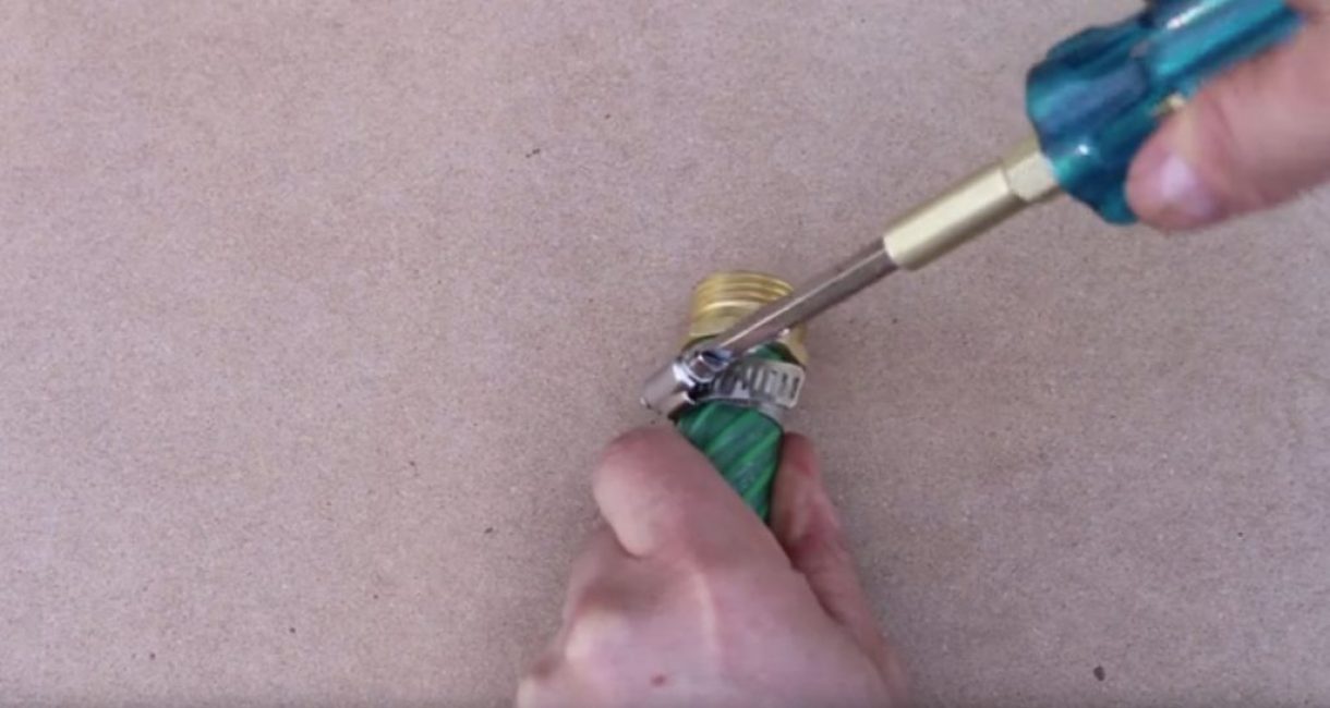 Et à la fin serrer la pince