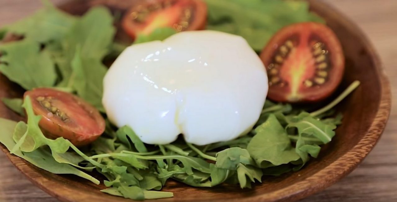 L'œuf est sorti du film et servi à table