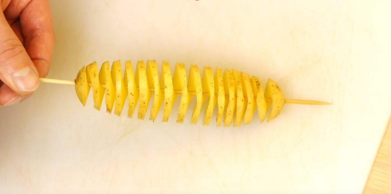Les pommes de terre sur un bâton ressembleront à ceci