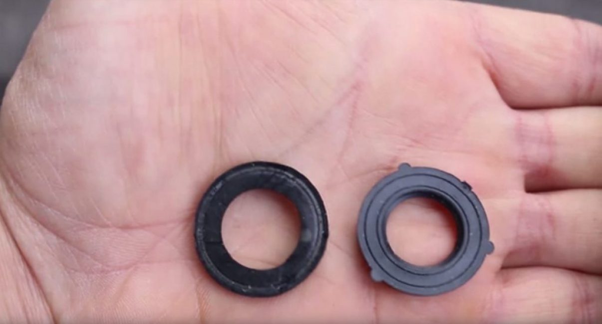 Usés (à gauche) et joints toriques neufs