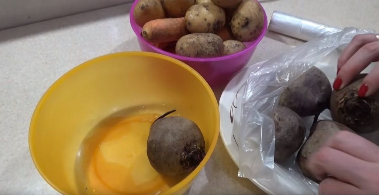 Les betteraves sont placées dans le paquet