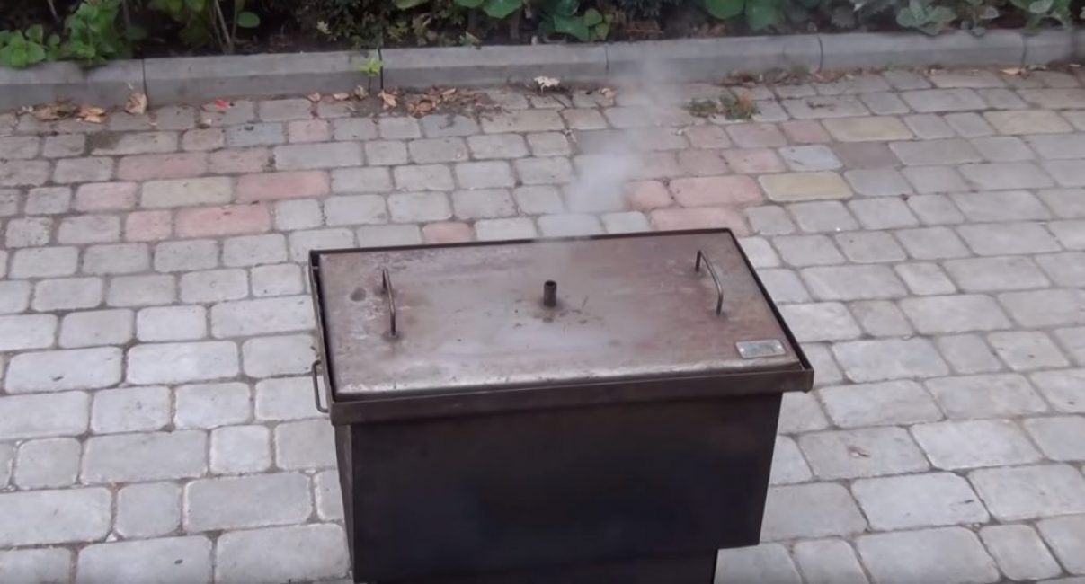 Vapeur sortant du trou du couvercle