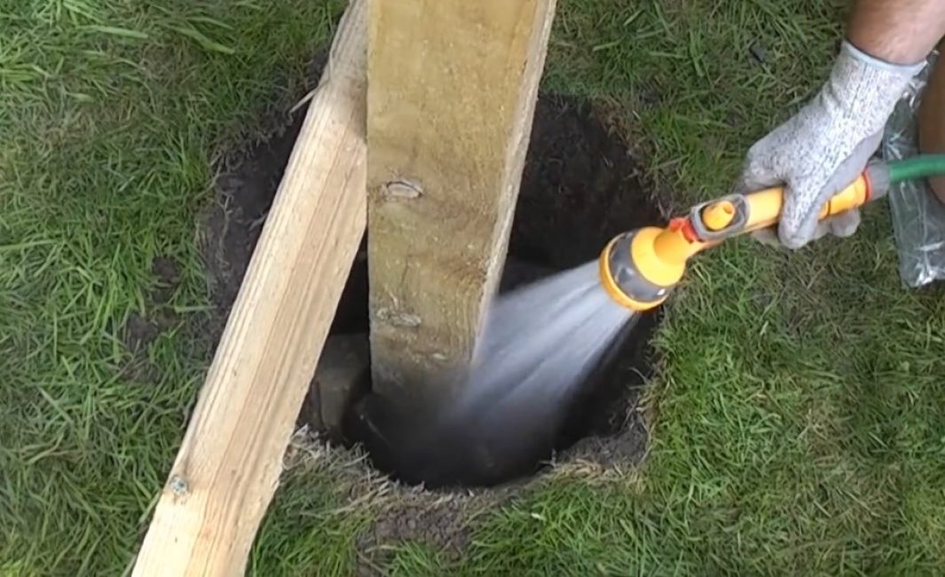 Faire un trou à partir d'un tuyau d'arrosage