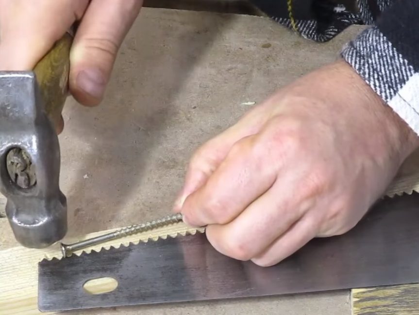 Réglage des dents avec une vis autotaraudeuse