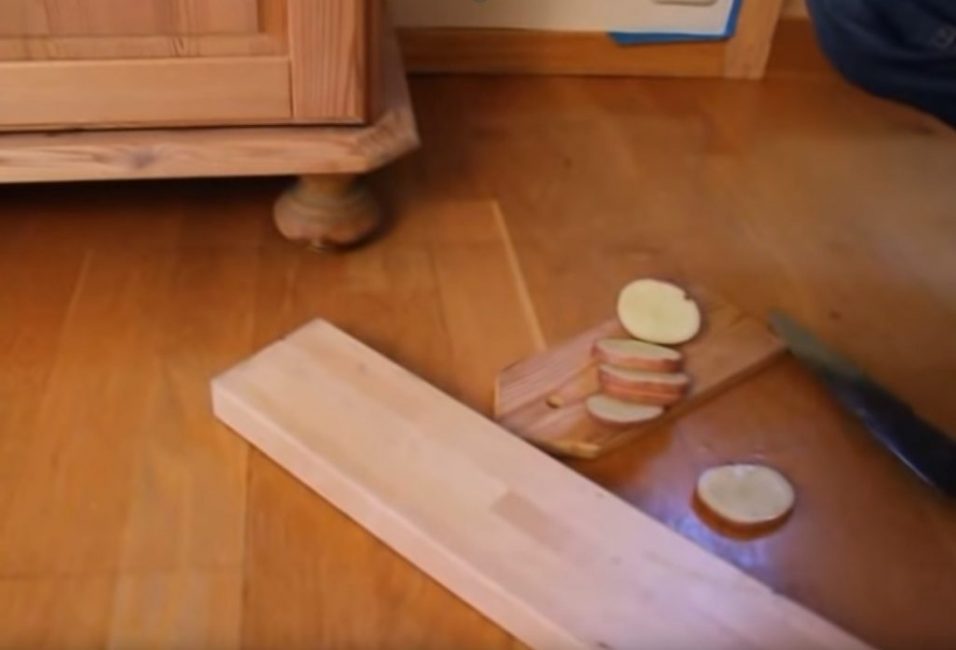 Étant donné que l'armoire a 4 pieds, vous avez besoin de 4 tasses de pommes de terre