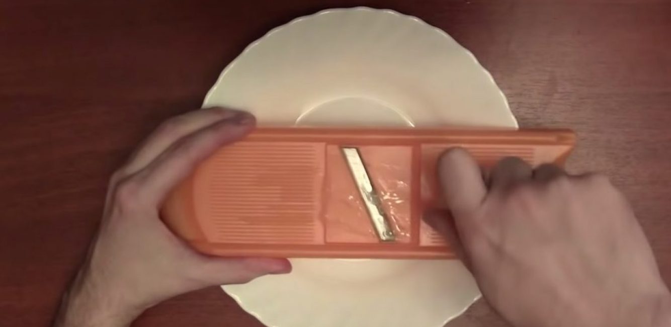 Trancher les pommes de terre en cercles