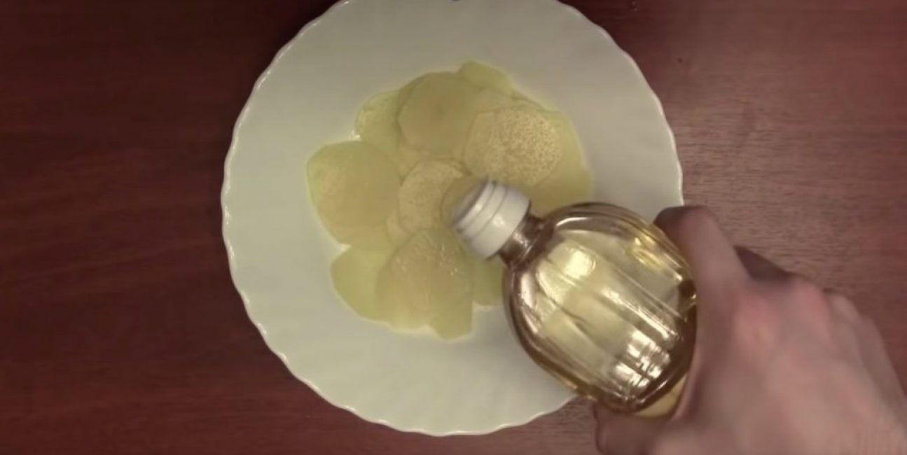 Ajouter de l'huile aux frites