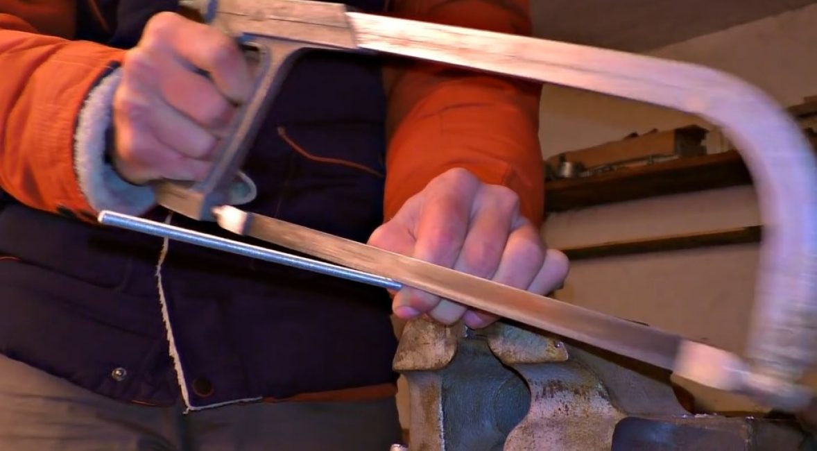 Quelques minutes et l'épingle à cheveux est coupée