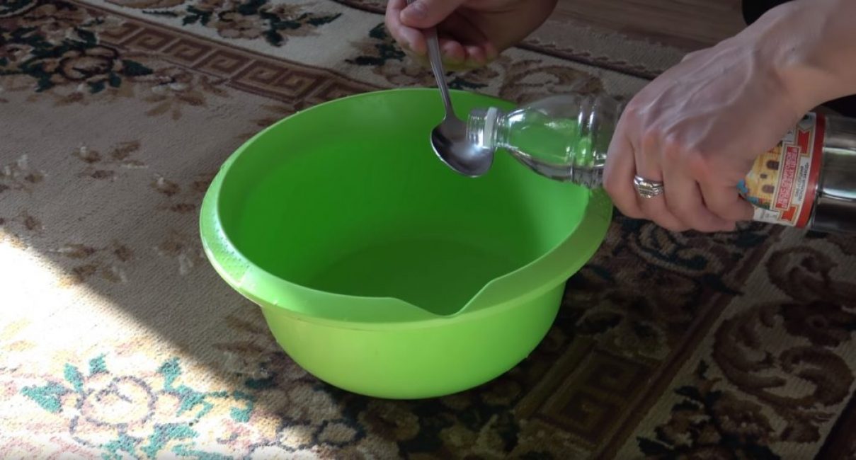 Ajouter du vinaigre à l'eau