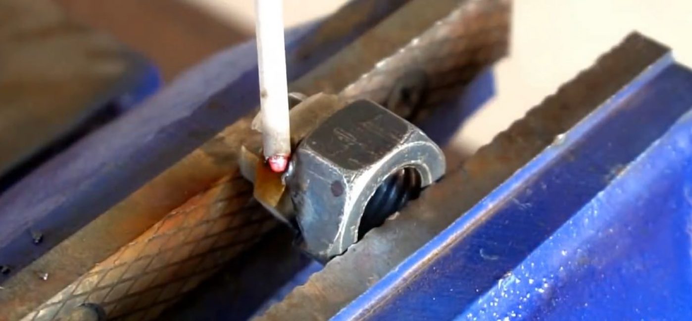 Souder les écrous ensemble