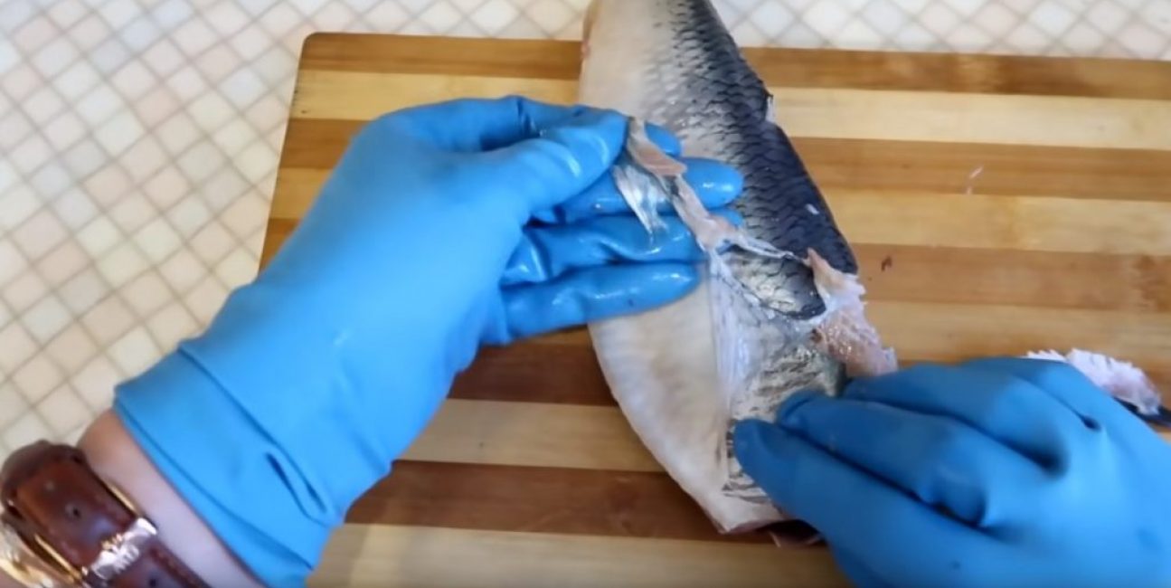 Après cela, retirez la peau