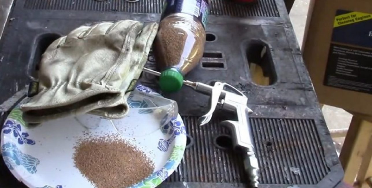 Les lunettes et les gants ne doivent pas être négligés