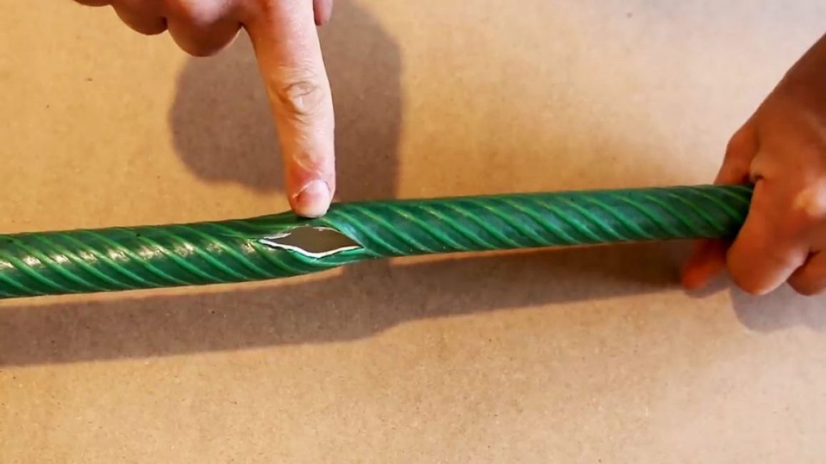 Tuyau d'arrosage endommagé