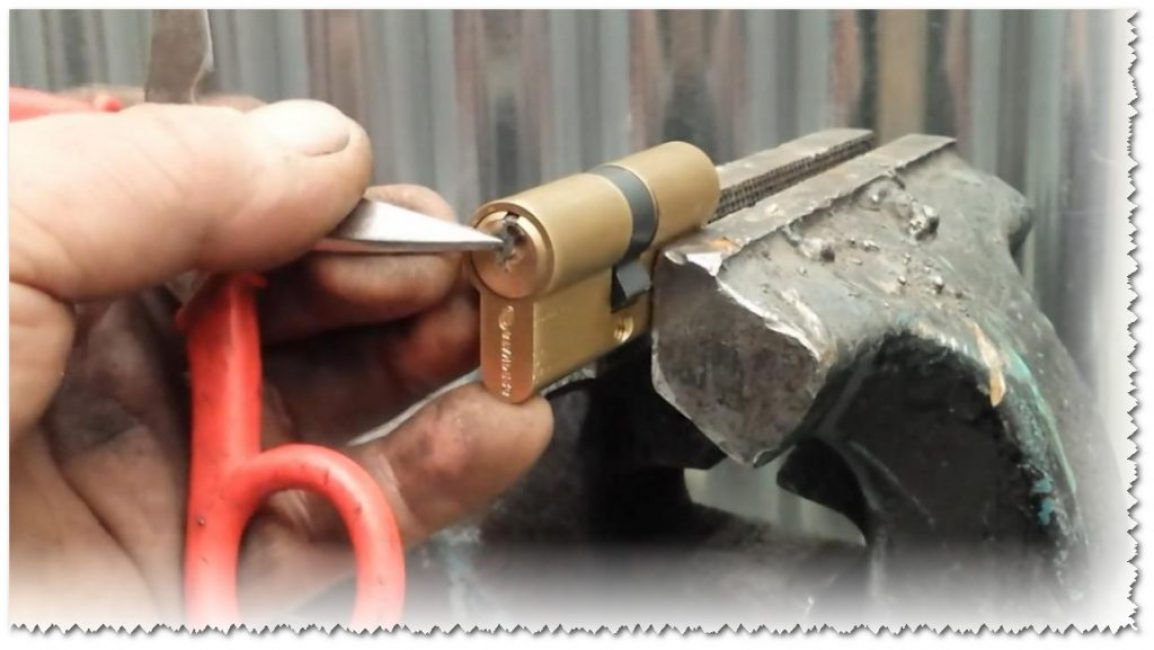 Source : https://youtu.be/PyROUH2IETM