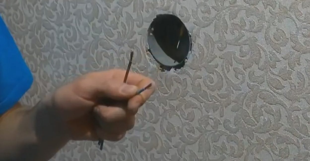 Retrait de la tresse des extrémités du fil