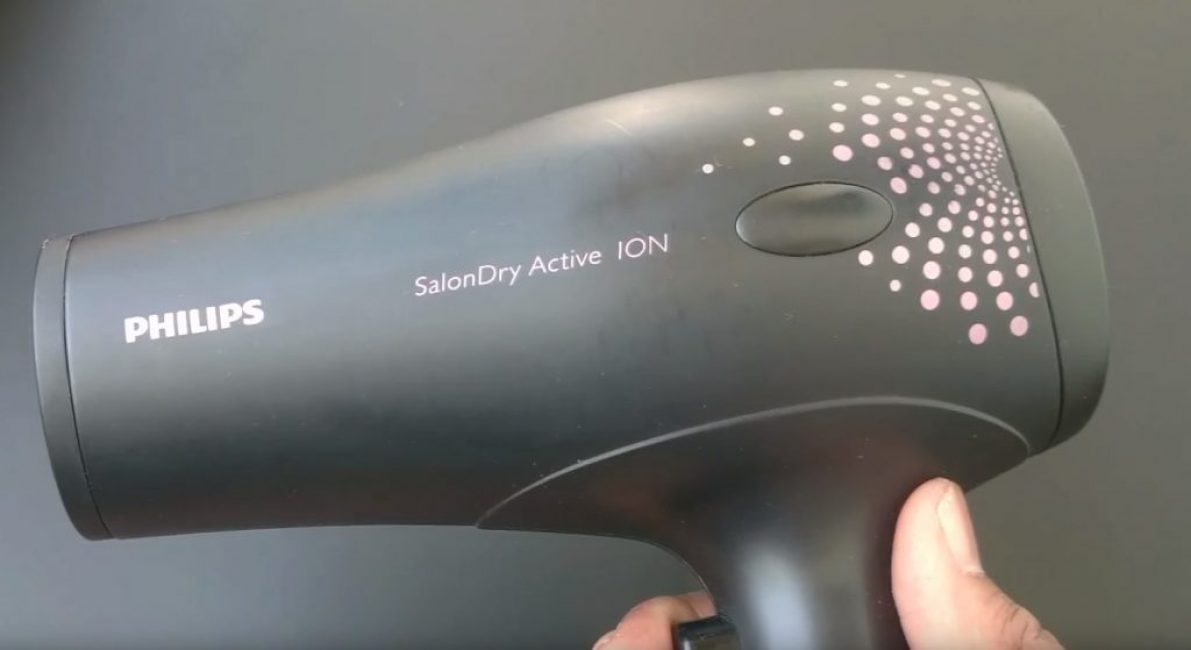 Pour ce faire, vous pouvez utiliser un sèche-cheveux d'une puissance de 1-1,5 kW