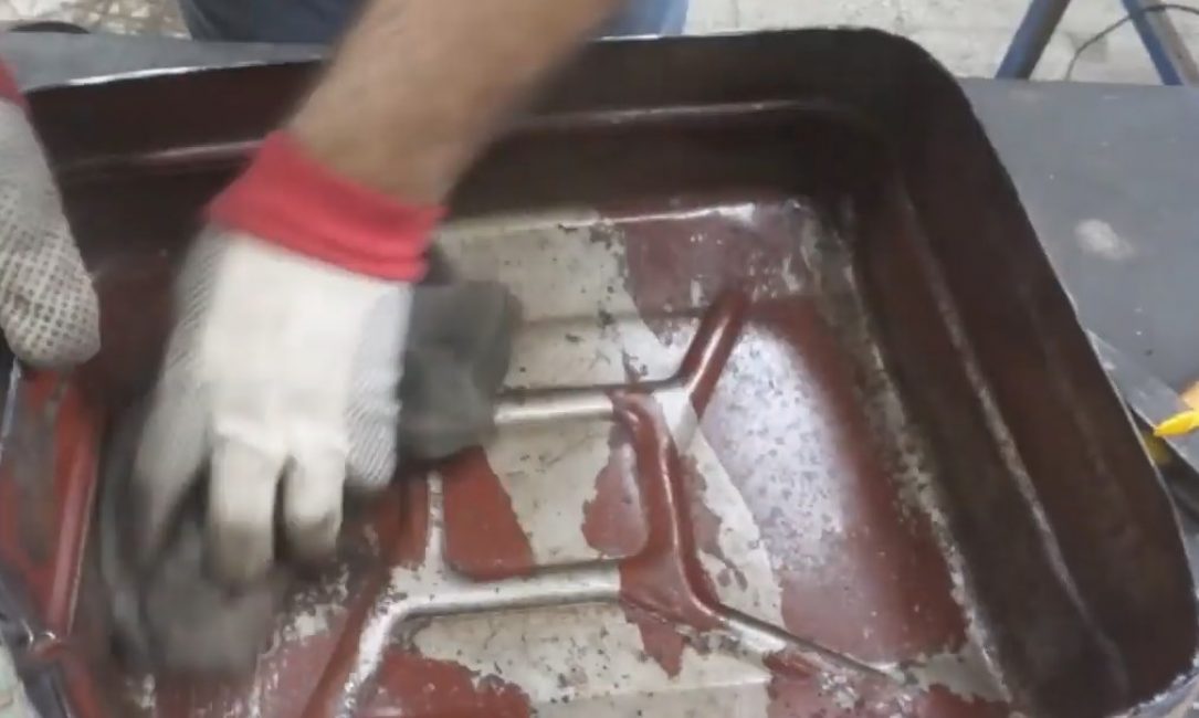 Nous nettoyons la surface intérieure