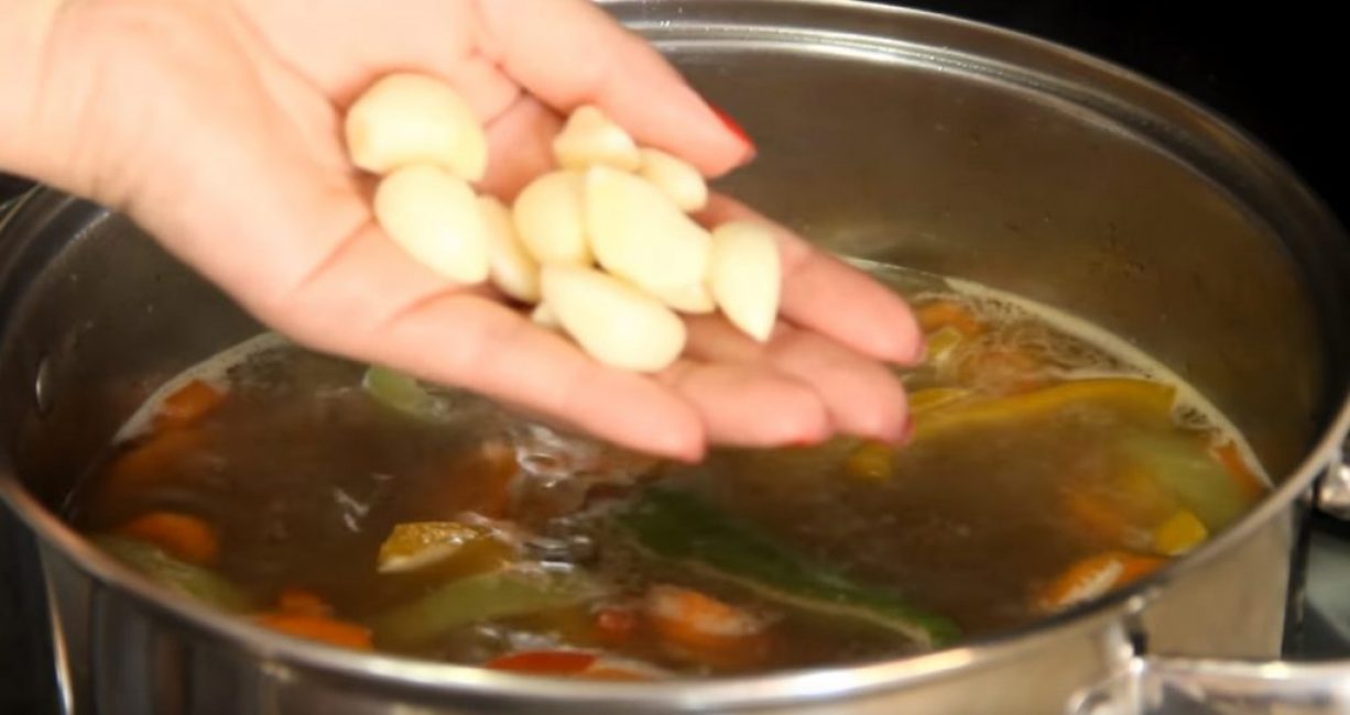 Ajouter la tête d'ail