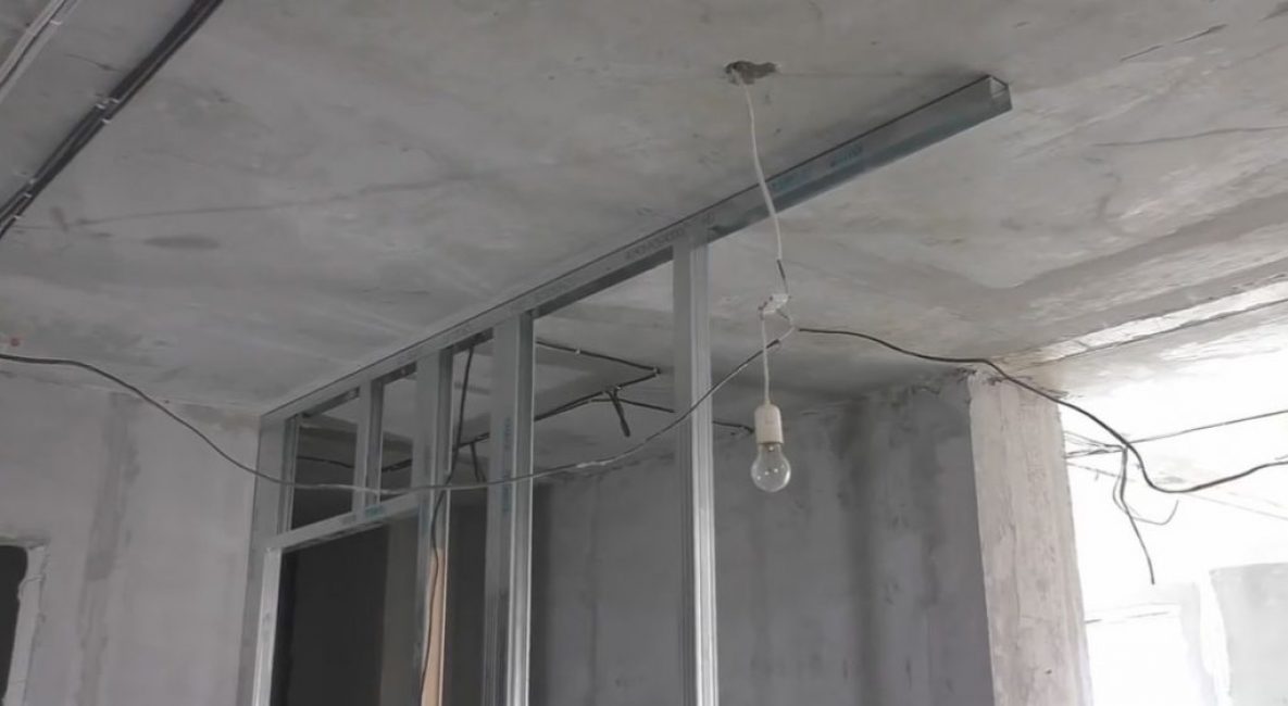 Installation du premier profil de rack